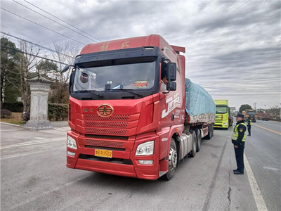 婺源县交通运输局 强化监管与服务，全力保障春运期间集装箱道路运输安全畅通